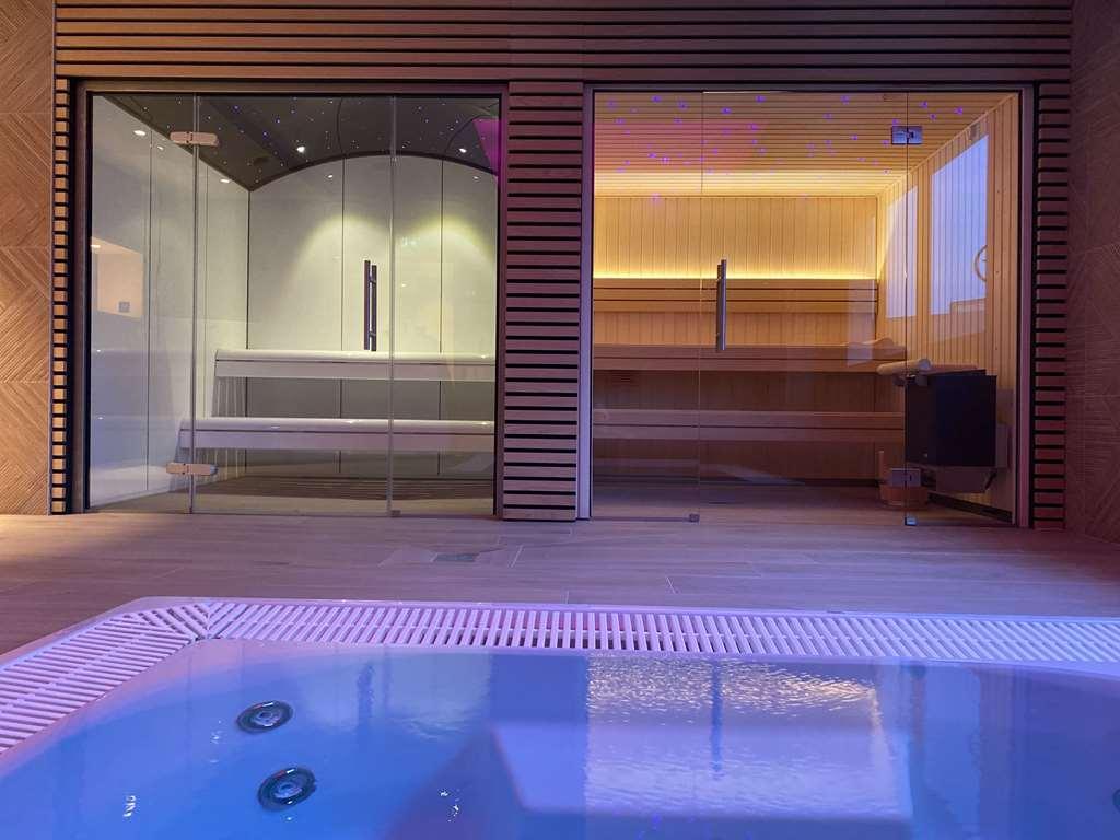 Hotel Brit Piscine & - Fougeres Lecousse