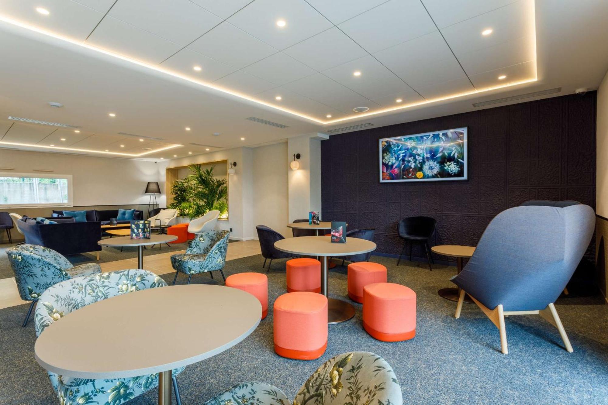 Hotel Brit Piscine & - Fougeres Lecousse