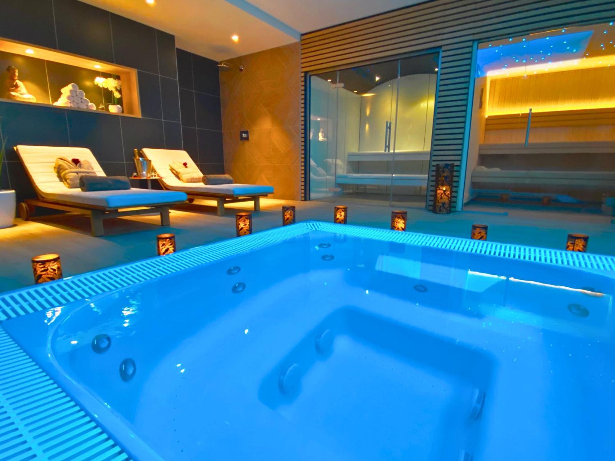 Hotel Brit Piscine & - Fougeres Lecousse