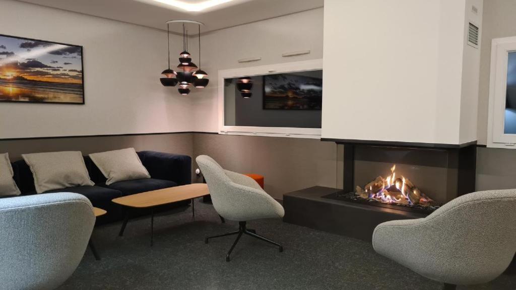 Brit Piscine & - Fougeres Hotel 3*