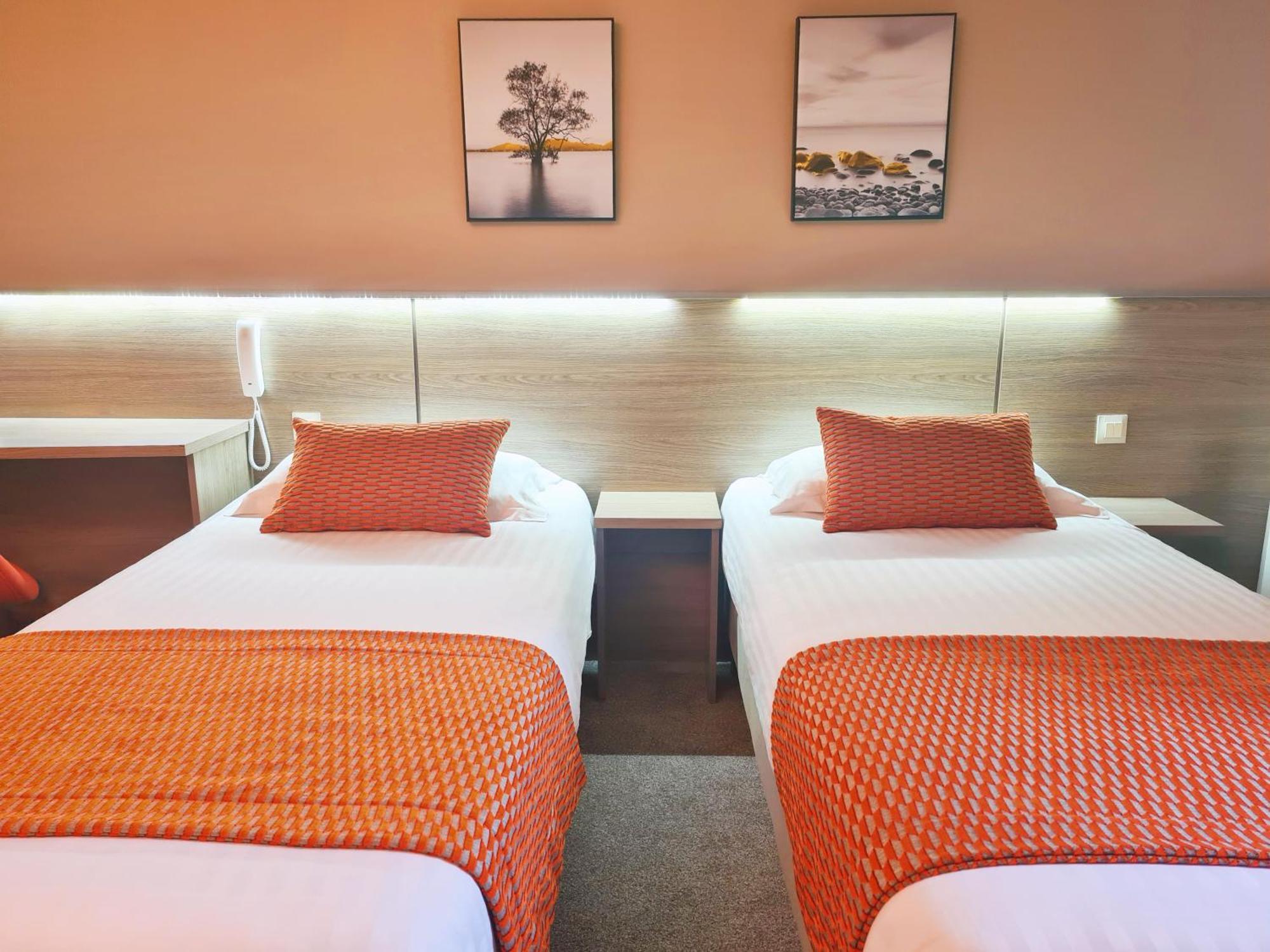 Brit Piscine & - Fougeres Hotel